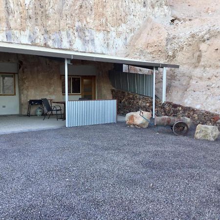 Dug Out B&B Coober Pedy Exterior photo